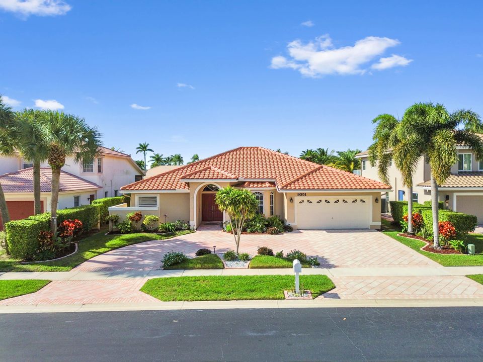 For Sale: $739,900 (4 beds, 3 baths, 2301 Square Feet)