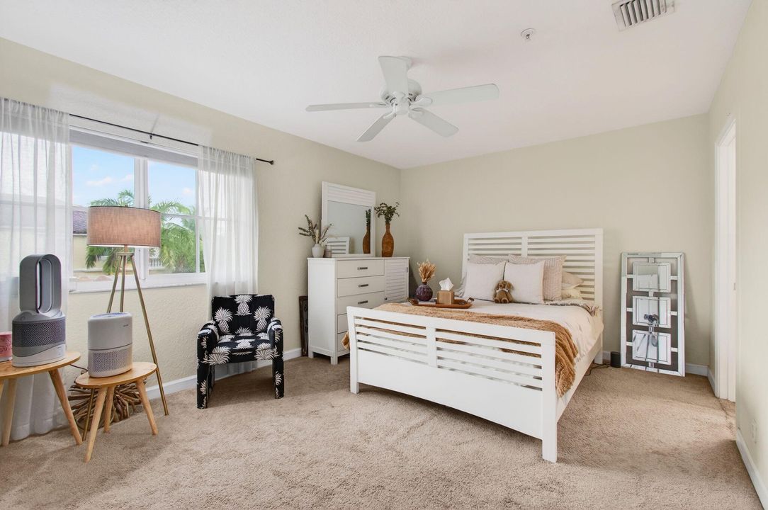 出租: $3,000 (3 贝兹, 2 浴室, 1554 平方英尺)