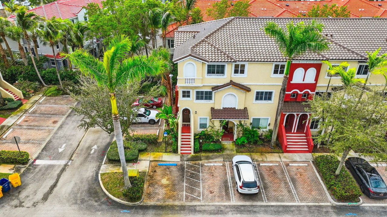 出租: $3,000 (3 贝兹, 2 浴室, 1554 平方英尺)