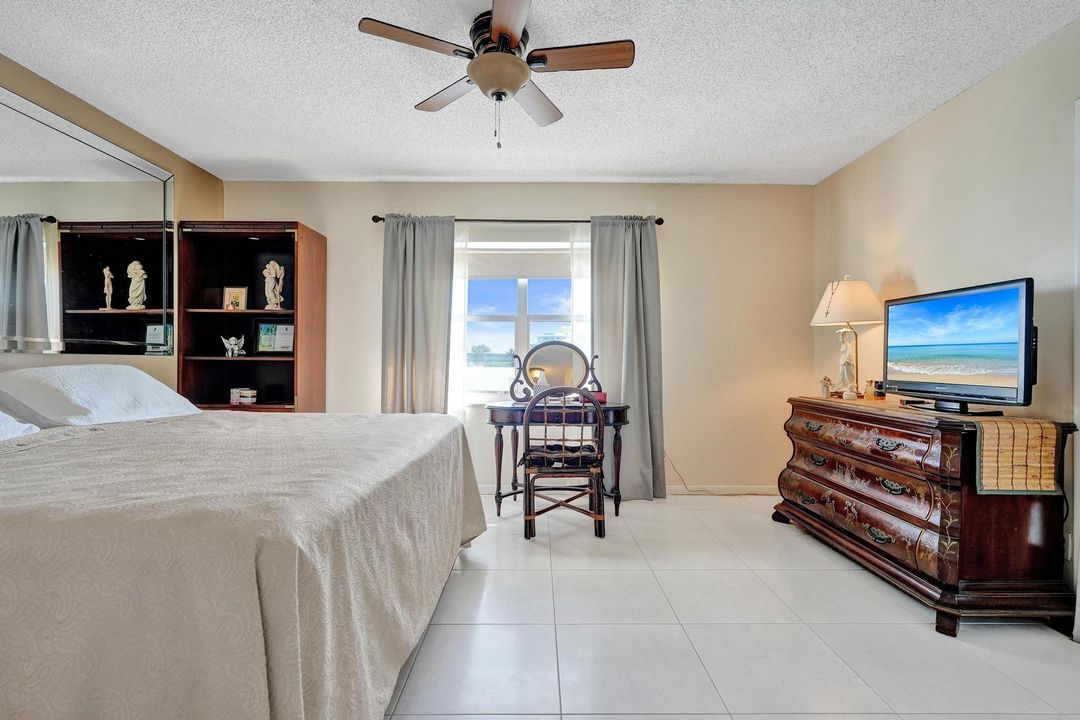 待售: $289,000 (2 贝兹, 2 浴室, 950 平方英尺)