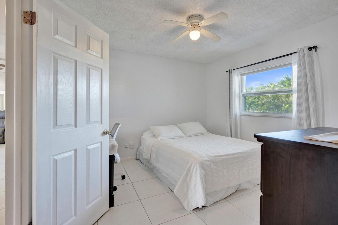 待售: $289,000 (2 贝兹, 2 浴室, 950 平方英尺)