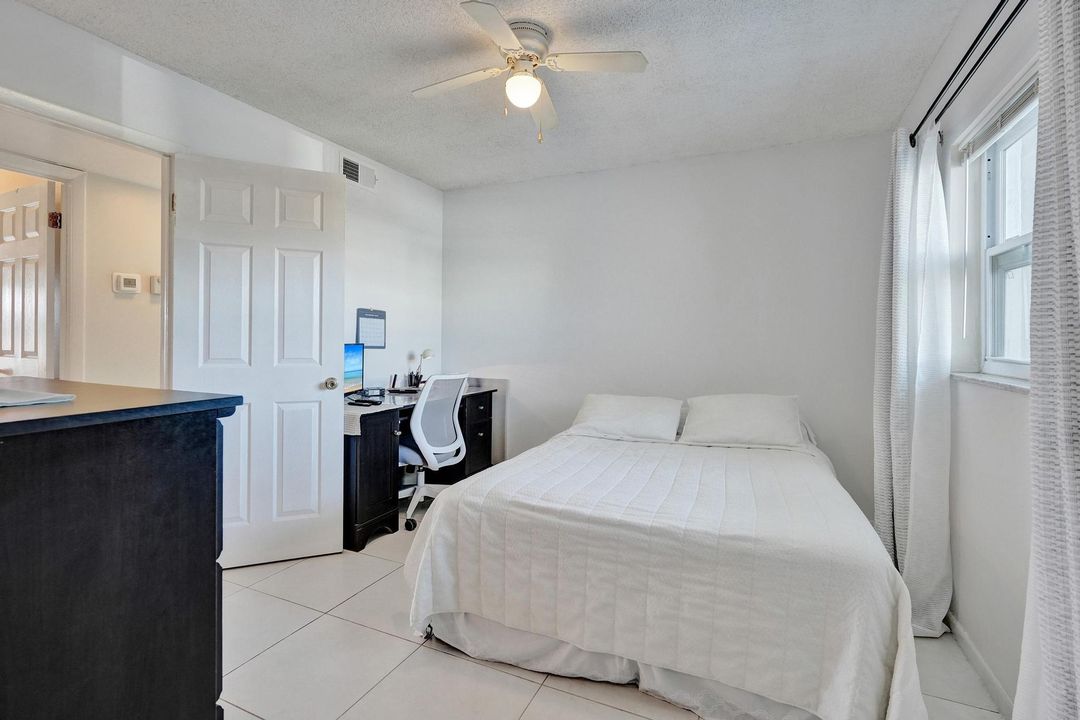 待售: $289,000 (2 贝兹, 2 浴室, 950 平方英尺)