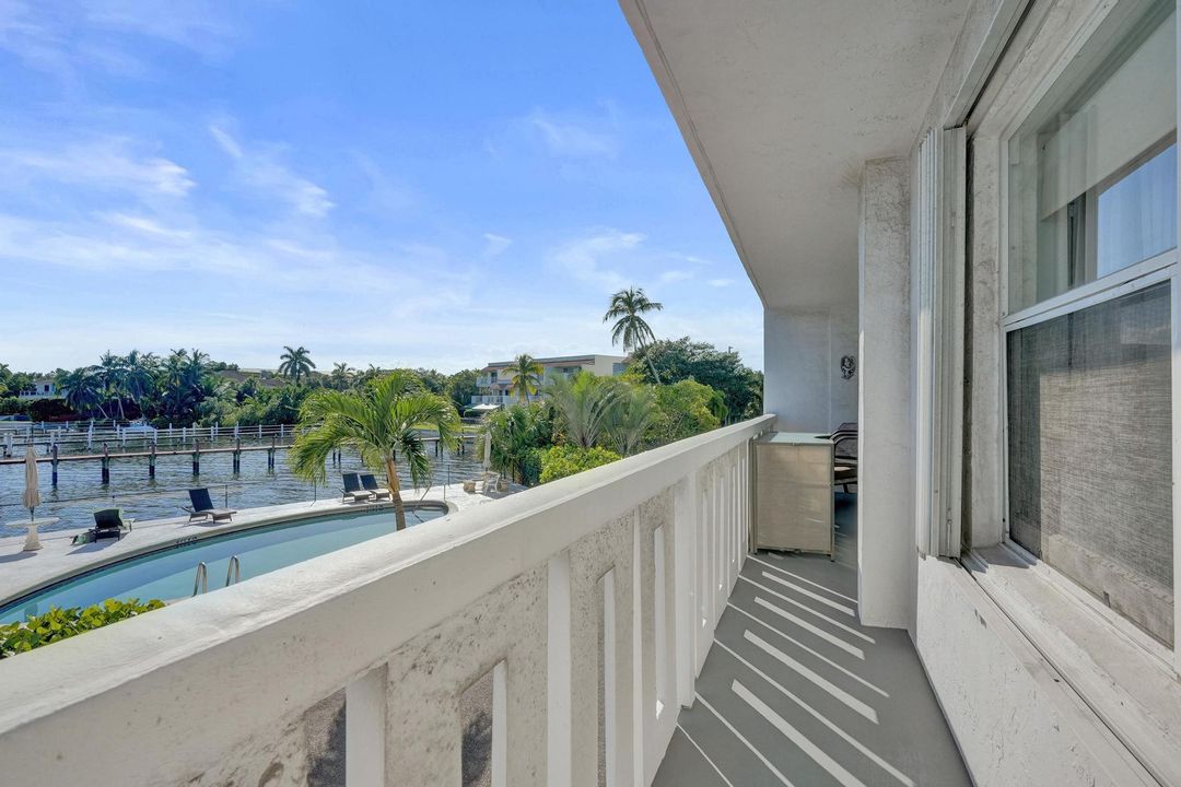 待售: $289,000 (2 贝兹, 2 浴室, 950 平方英尺)