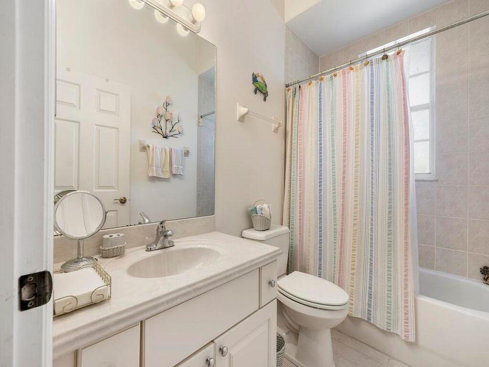 En Venta: $499,000 (3 camas, 3 baños, 2110 Pies cuadrados)