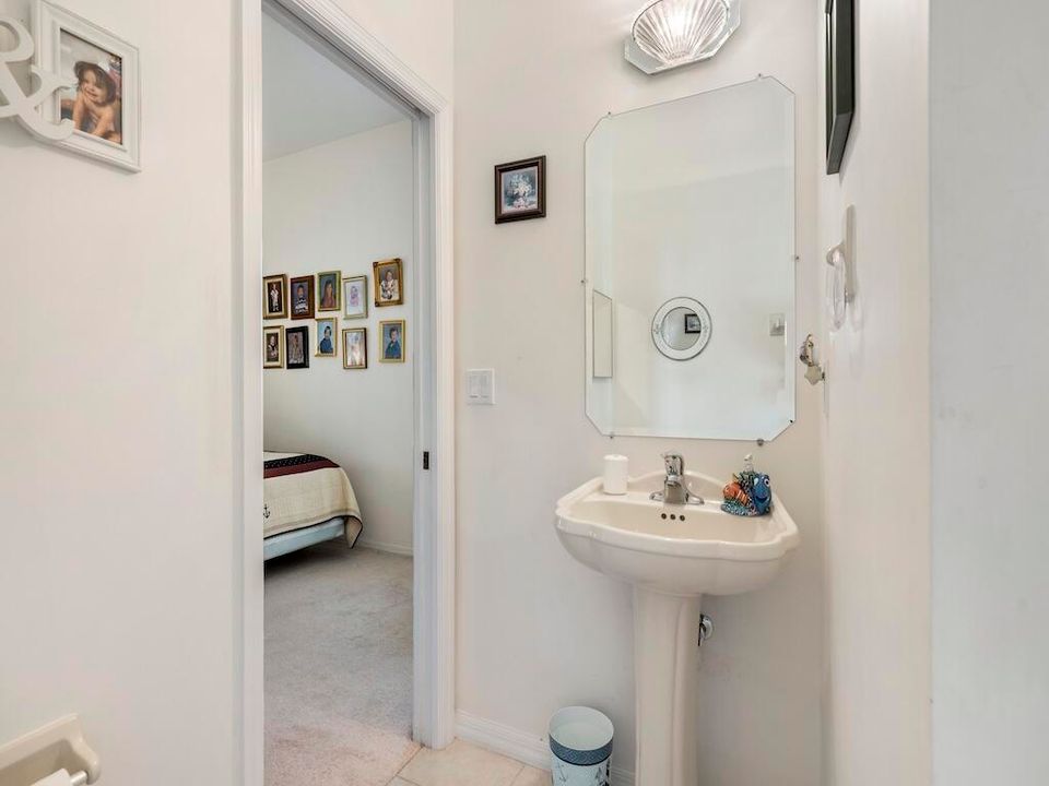 En Venta: $499,000 (3 camas, 3 baños, 2110 Pies cuadrados)