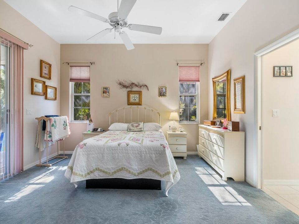 En Venta: $499,000 (3 camas, 3 baños, 2110 Pies cuadrados)