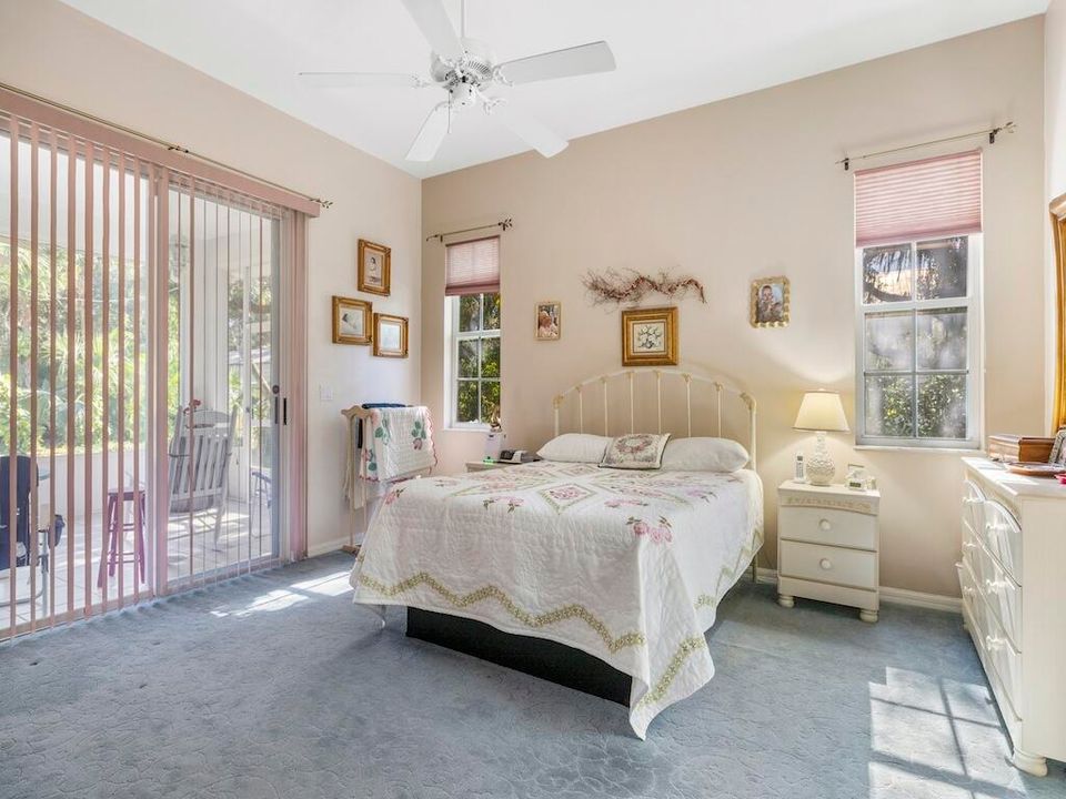 En Venta: $499,000 (3 camas, 3 baños, 2110 Pies cuadrados)