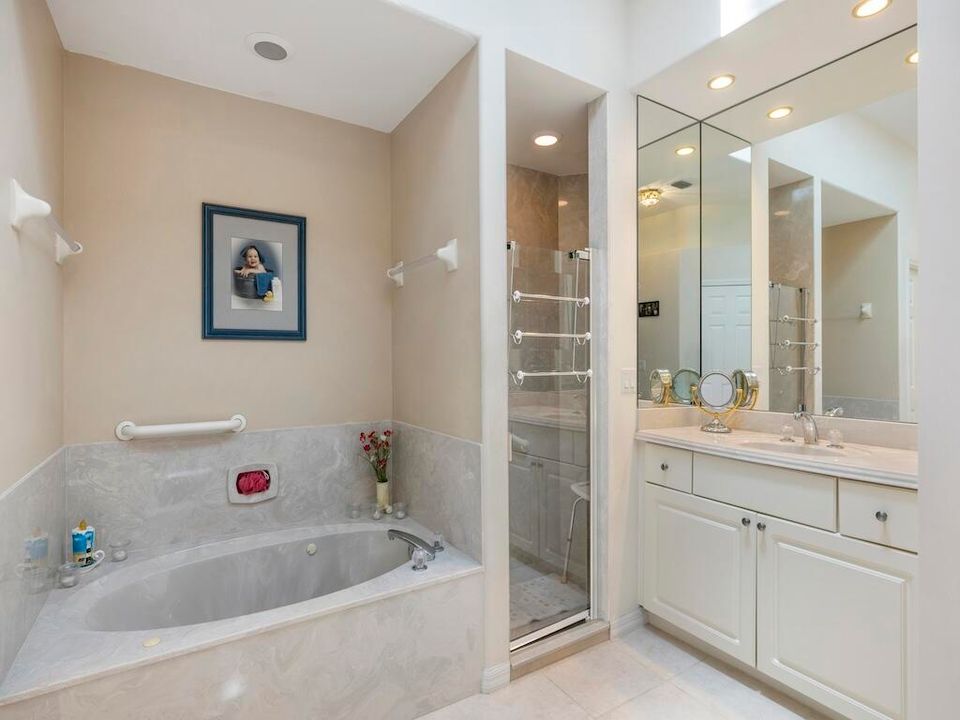 En Venta: $499,000 (3 camas, 3 baños, 2110 Pies cuadrados)