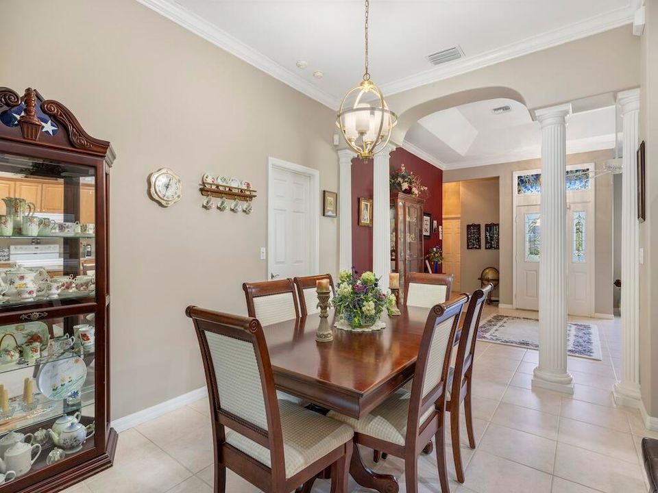 En Venta: $499,000 (3 camas, 3 baños, 2110 Pies cuadrados)