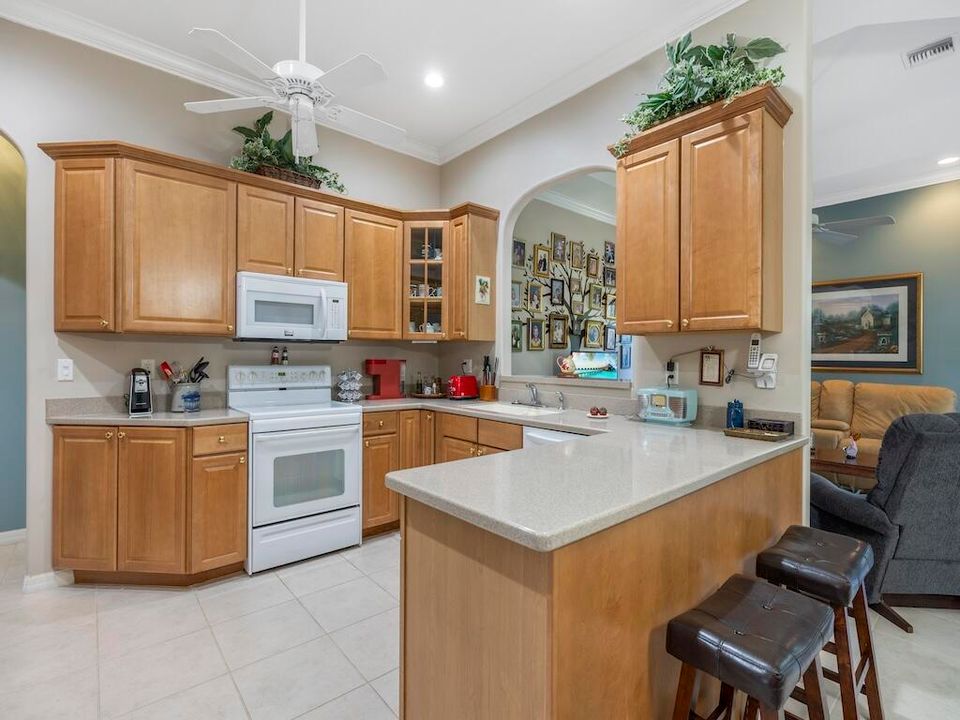 En Venta: $499,000 (3 camas, 3 baños, 2110 Pies cuadrados)