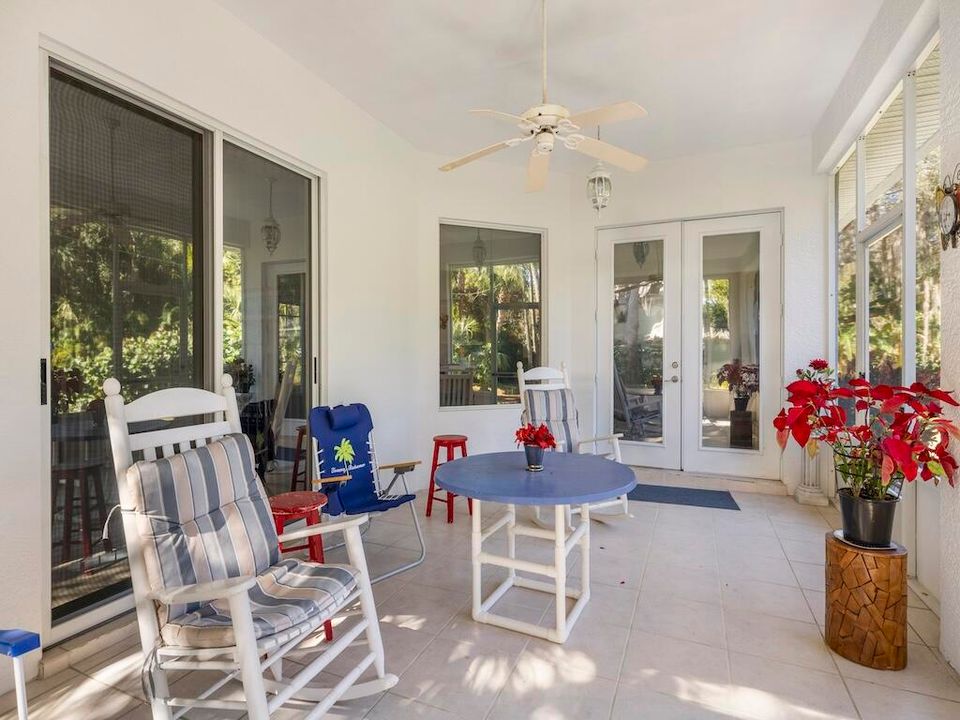 En Venta: $499,000 (3 camas, 3 baños, 2110 Pies cuadrados)