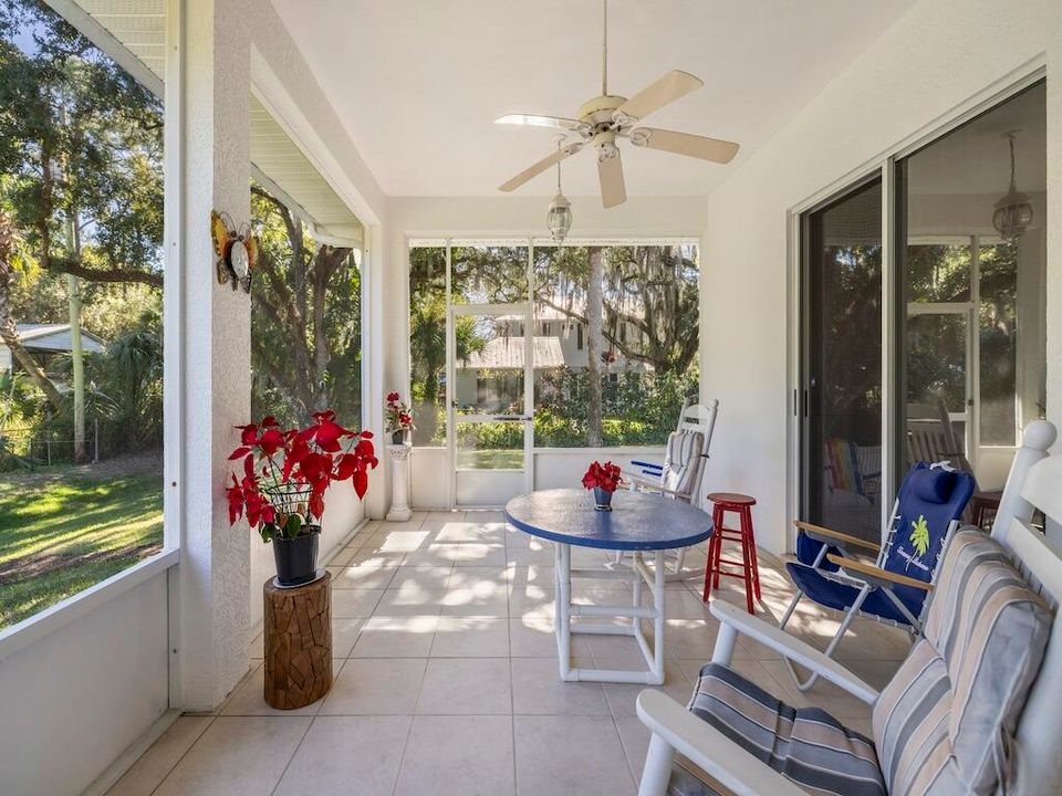 En Venta: $499,000 (3 camas, 3 baños, 2110 Pies cuadrados)