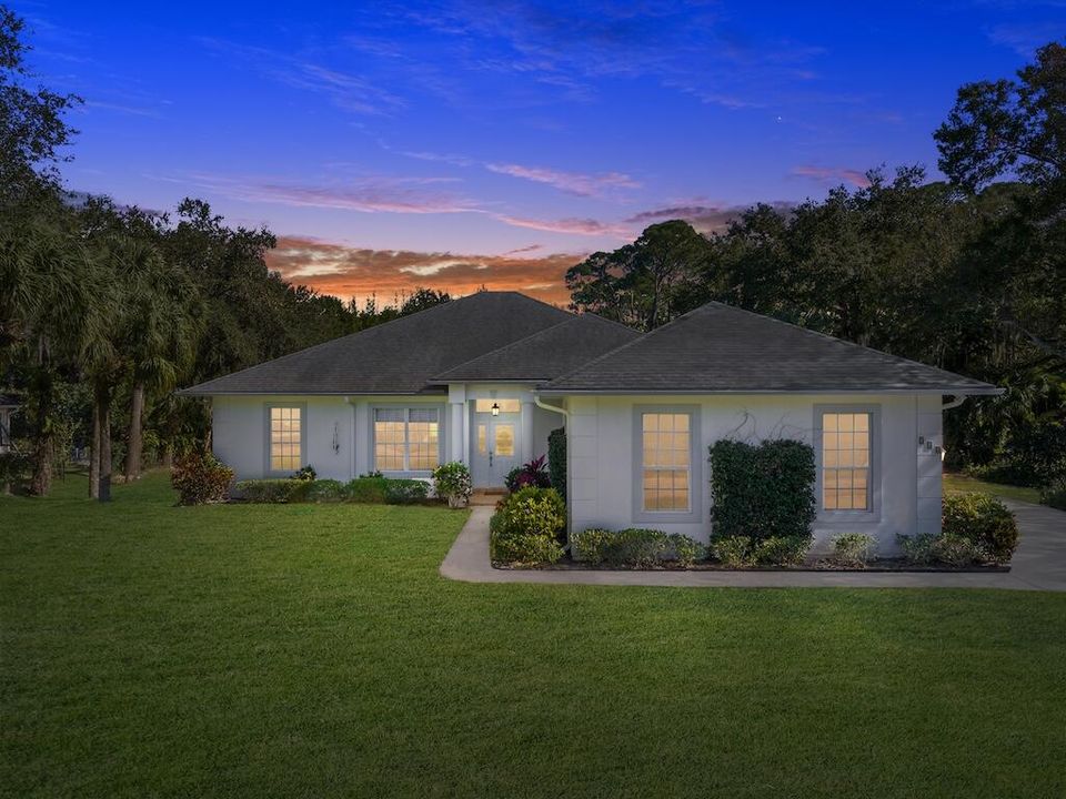 En Venta: $499,000 (3 camas, 3 baños, 2110 Pies cuadrados)