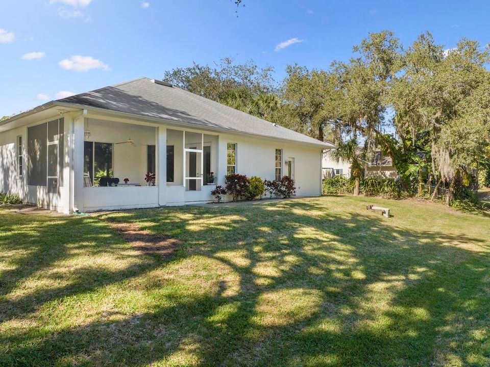 En Venta: $499,000 (3 camas, 3 baños, 2110 Pies cuadrados)