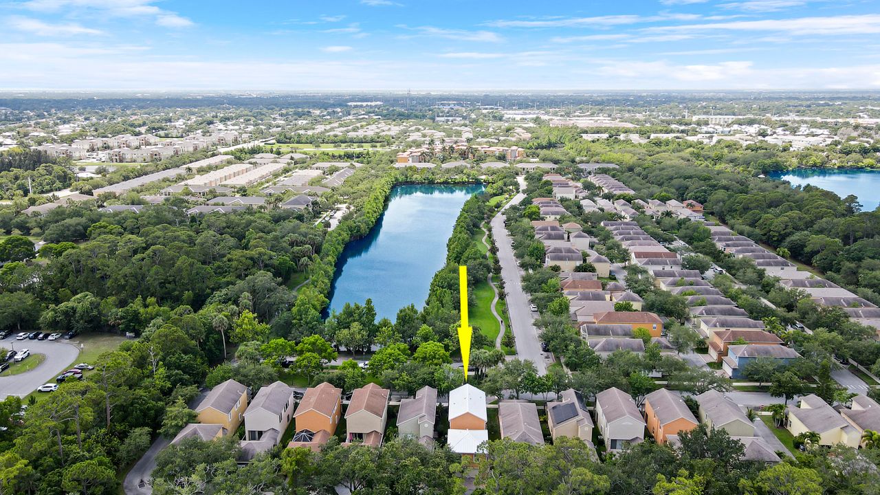 En Venta: $369,000 (4 camas, 3 baños, 2160 Pies cuadrados)