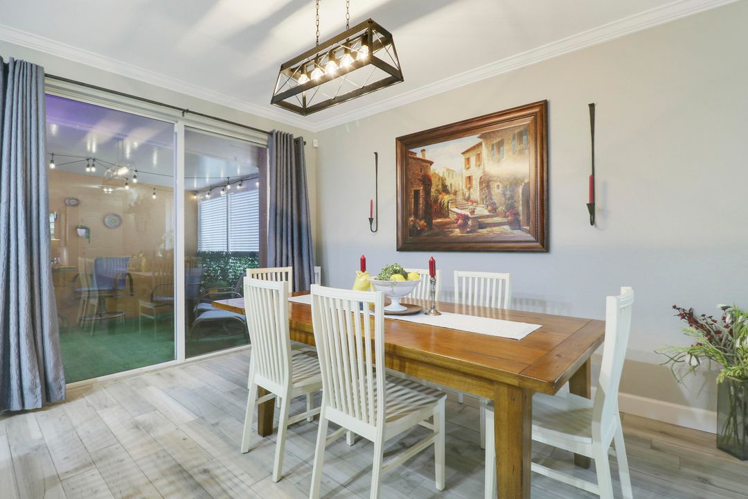 En Venta: $369,000 (4 camas, 3 baños, 2160 Pies cuadrados)