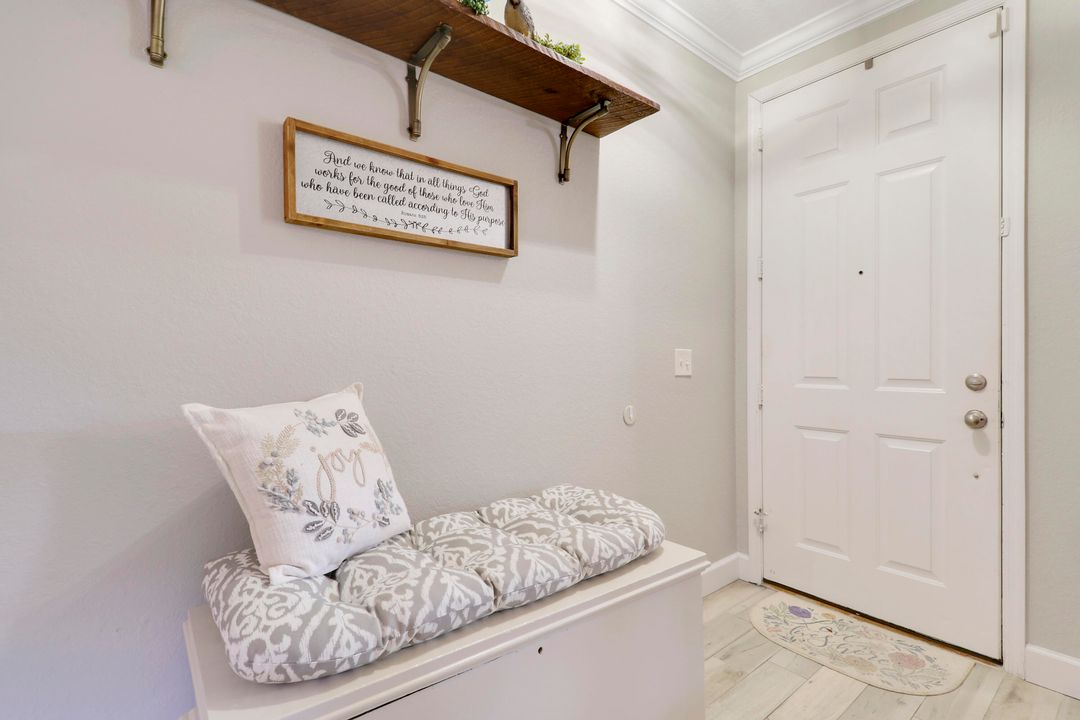 En Venta: $369,000 (4 camas, 3 baños, 2160 Pies cuadrados)