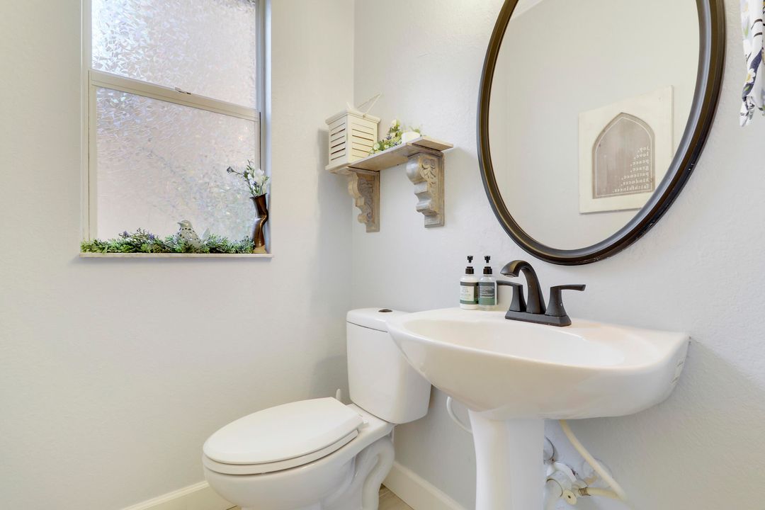 En Venta: $369,000 (4 camas, 3 baños, 2160 Pies cuadrados)