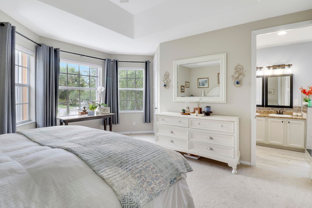 En Venta: $369,000 (4 camas, 3 baños, 2160 Pies cuadrados)