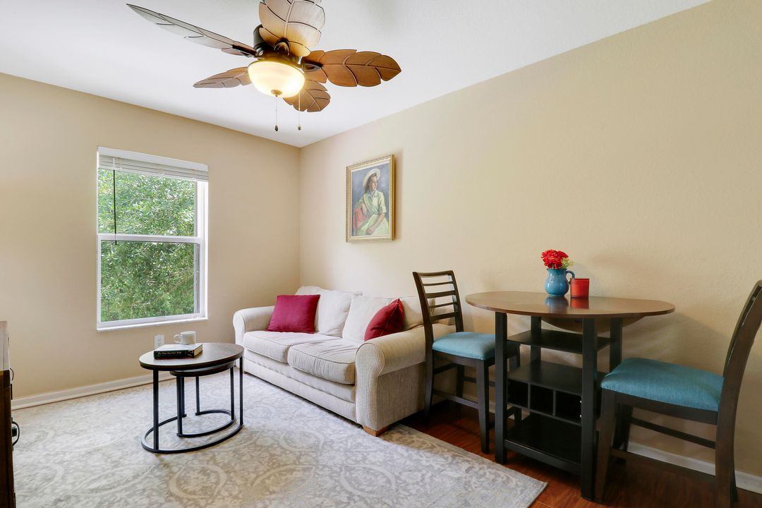 En Venta: $369,000 (4 camas, 3 baños, 2160 Pies cuadrados)