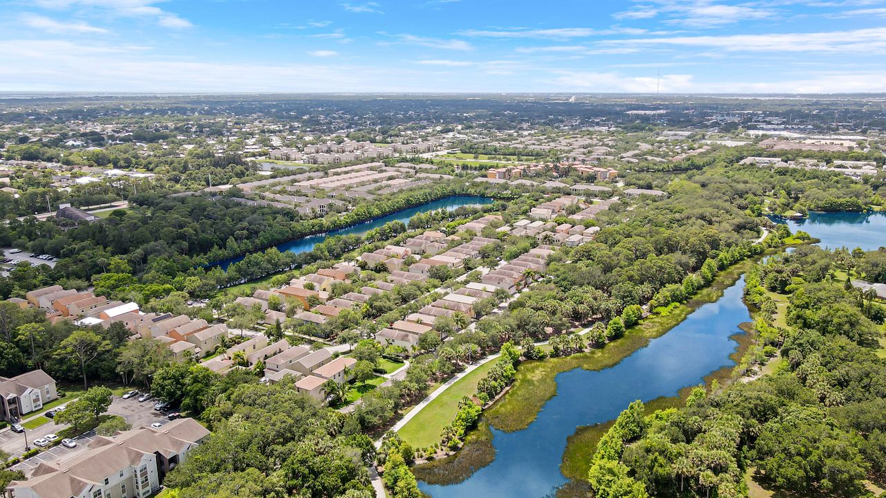 En Venta: $369,000 (4 camas, 3 baños, 2160 Pies cuadrados)