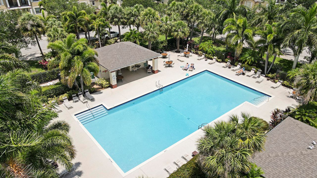 En Venta: $369,000 (4 camas, 3 baños, 2160 Pies cuadrados)