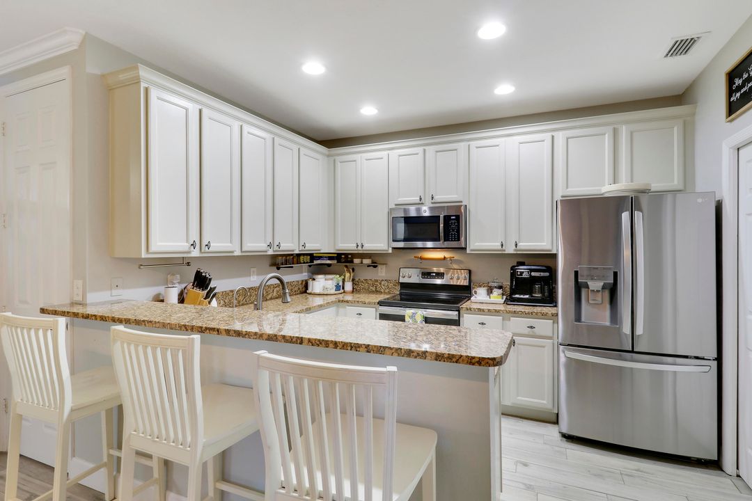 En Venta: $369,000 (4 camas, 3 baños, 2160 Pies cuadrados)