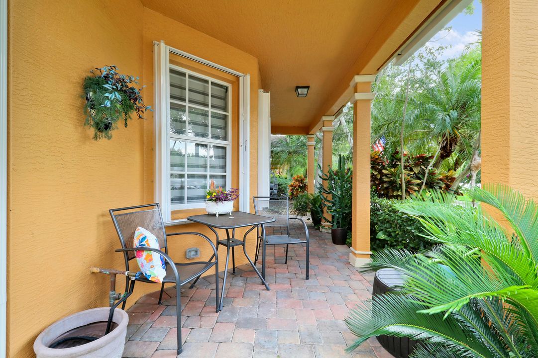 En Venta: $369,000 (4 camas, 3 baños, 2160 Pies cuadrados)