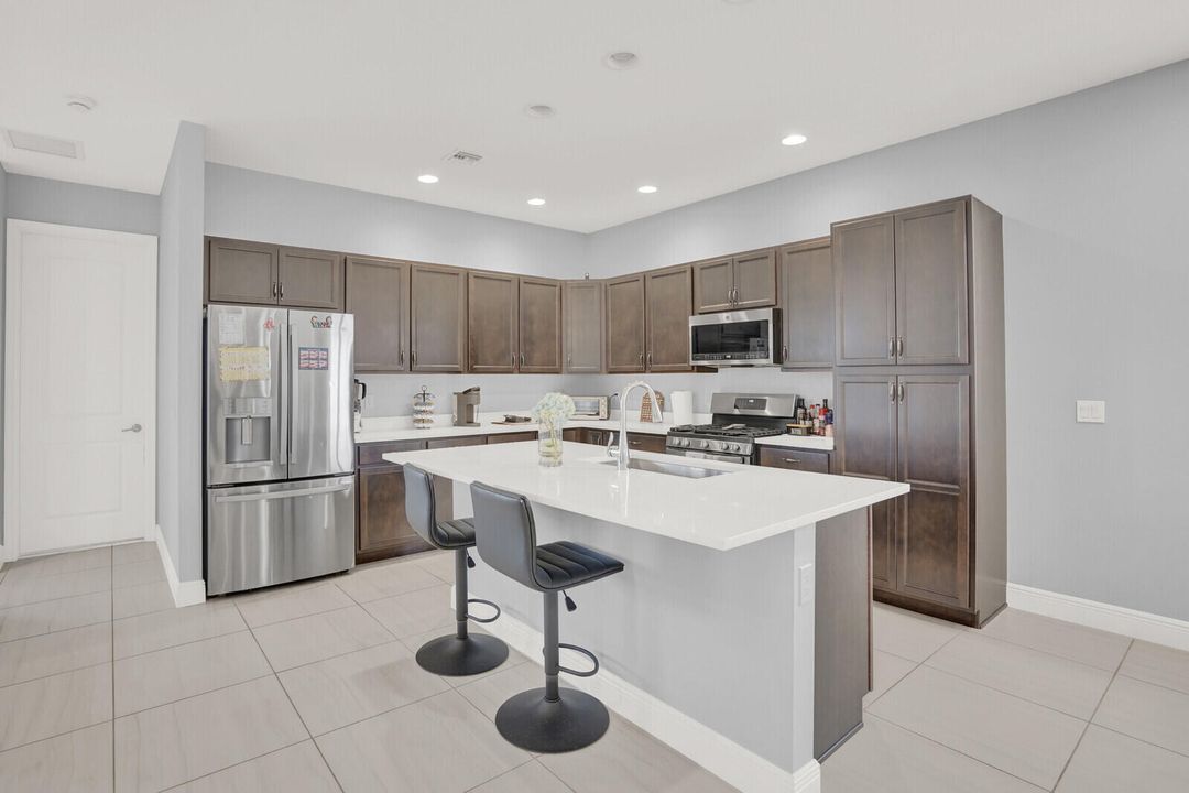 На продажу: $580,000 (3 спален, 2 ванн, 1744 Квадратных фут)