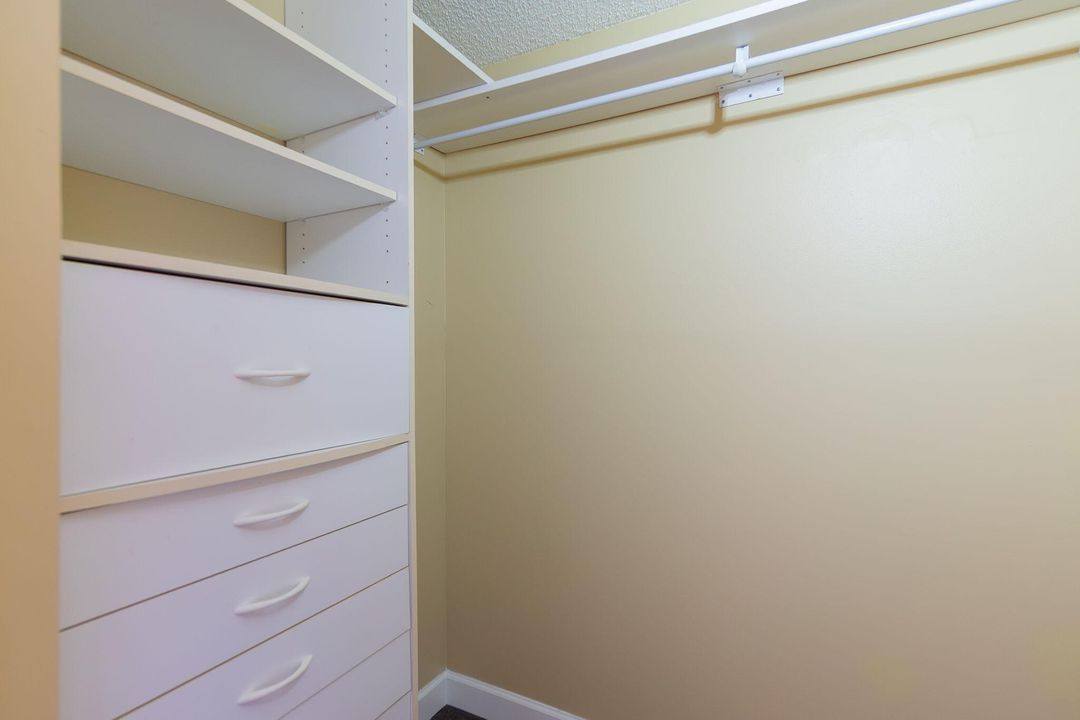 En Venta: $199,900 (2 camas, 2 baños, 1030 Pies cuadrados)