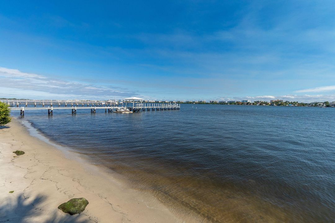 En Venta: $199,900 (2 camas, 2 baños, 1030 Pies cuadrados)