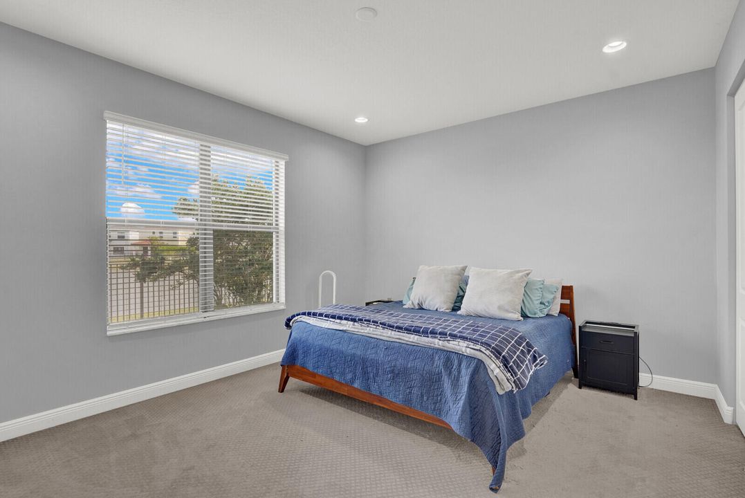 На продажу: $580,000 (3 спален, 2 ванн, 1744 Квадратных фут)