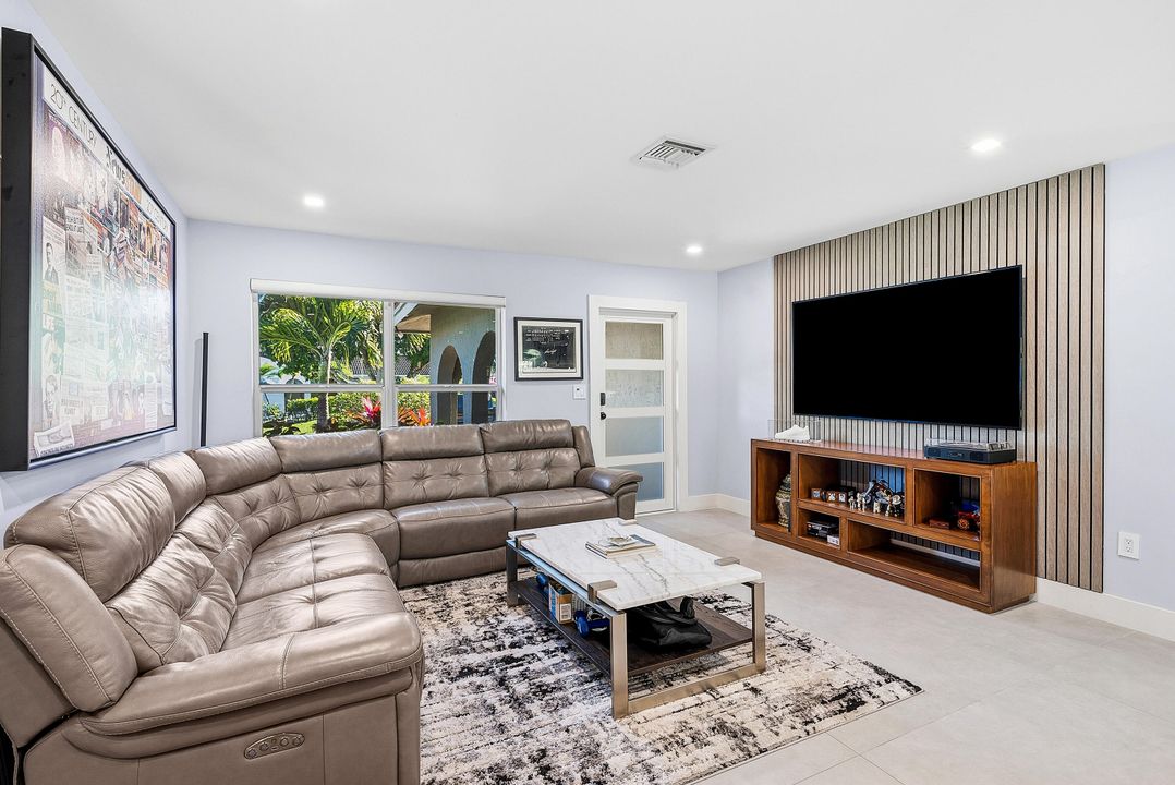 En Venta: $929,000 (3 camas, 2 baños, 1540 Pies cuadrados)