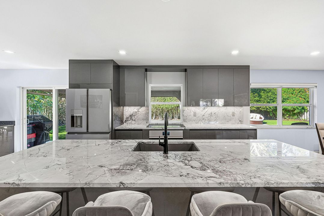 En Venta: $929,000 (3 camas, 2 baños, 1540 Pies cuadrados)