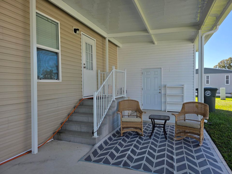 For Sale: $115,000 (2 beds, 2 baths, 1200 Square Feet)