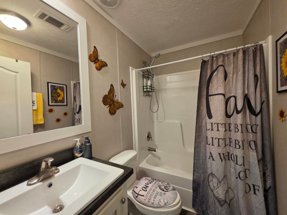 For Sale: $115,000 (2 beds, 2 baths, 1200 Square Feet)