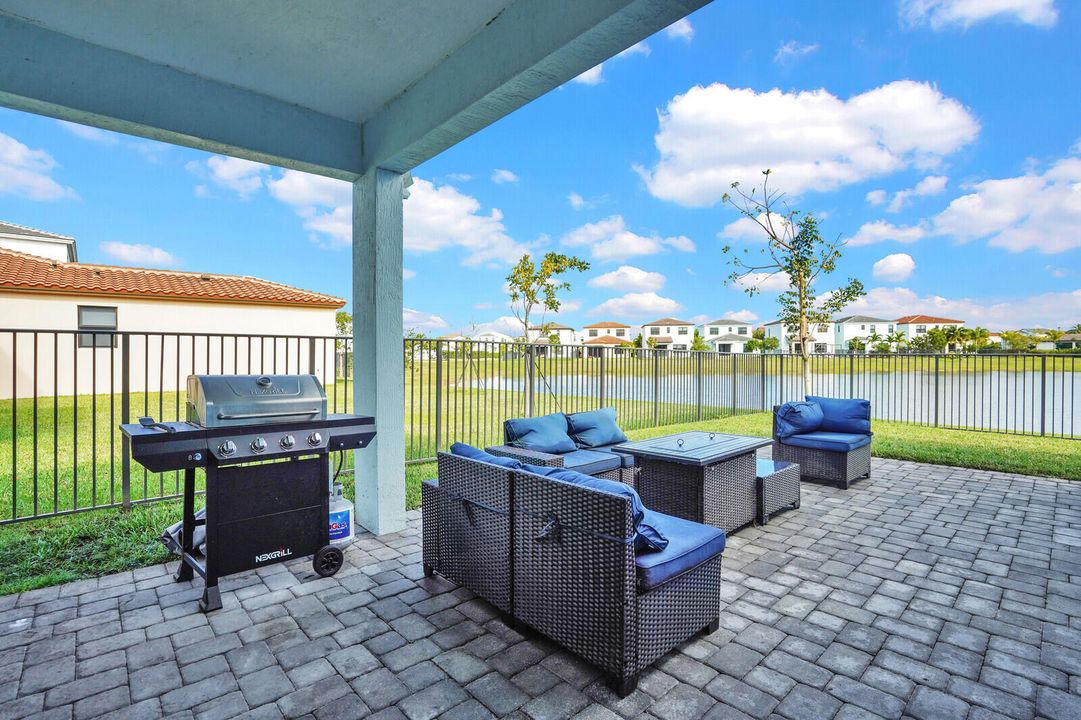 На продажу: $580,000 (3 спален, 2 ванн, 1744 Квадратных фут)