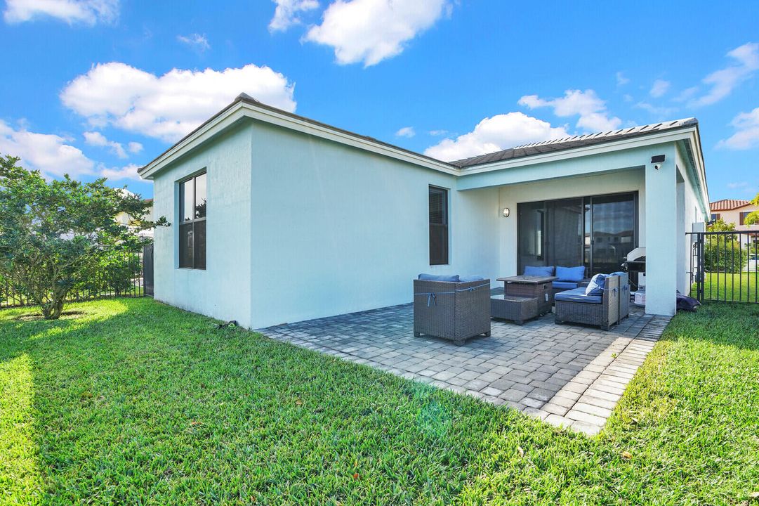 На продажу: $580,000 (3 спален, 2 ванн, 1744 Квадратных фут)