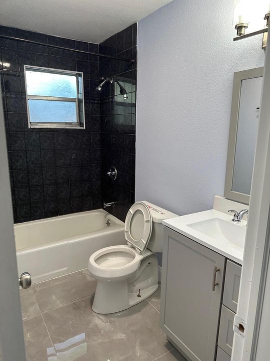 For Rent: $3,200 (4 beds, 2 baths, 1411 Square Feet)