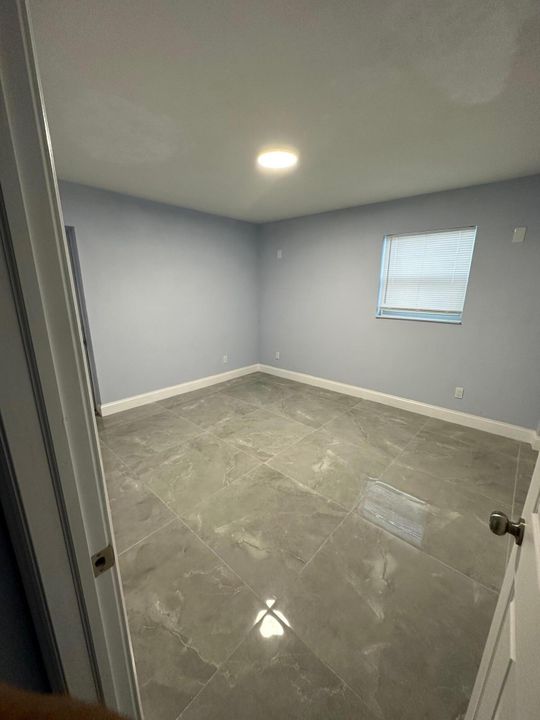 For Rent: $3,200 (4 beds, 2 baths, 1411 Square Feet)