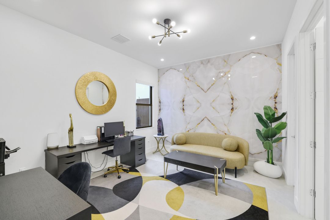 For Sale: $3,099,000 (5 beds, 6 baths, 5378 Square Feet)