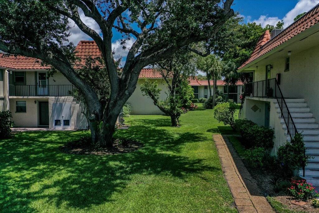 На продажу: $251,000 (2 спален, 2 ванн, 978 Квадратных фут)