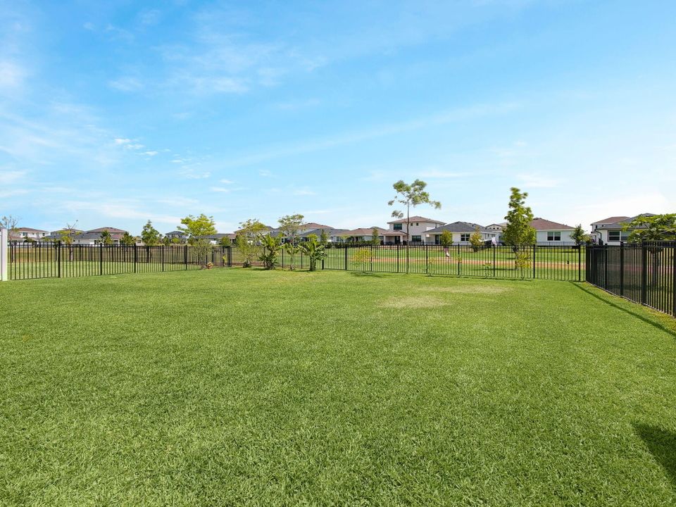 For Sale: $669,500 (5 beds, 3 baths, 2672 Square Feet)