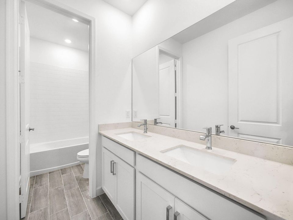 For Sale: $669,500 (5 beds, 3 baths, 2672 Square Feet)