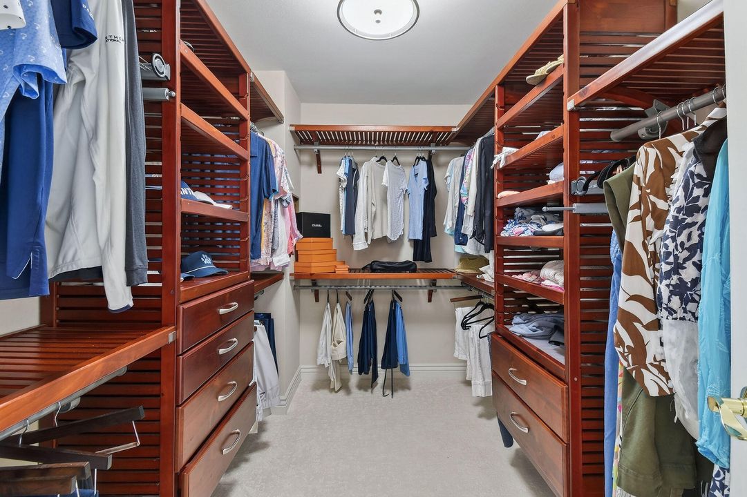 En Venta: $1,799,000 (3 camas, 3 baños, 2454 Pies cuadrados)