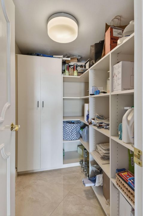 En Venta: $1,799,000 (3 camas, 3 baños, 2454 Pies cuadrados)