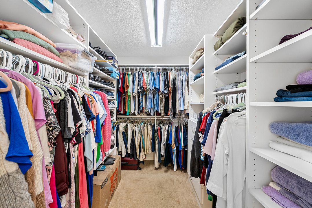 For Sale: $399,000 (3 beds, 2 baths, 2032 Square Feet)