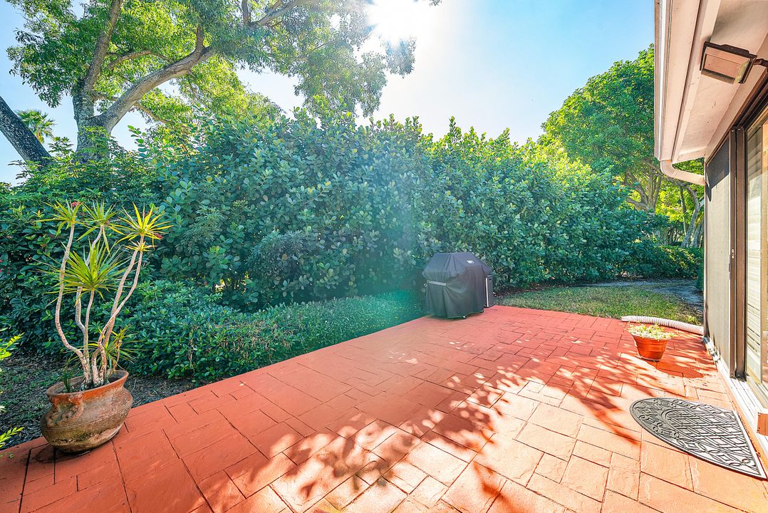 For Sale: $399,000 (3 beds, 2 baths, 2032 Square Feet)