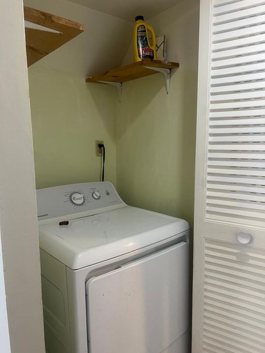 For Rent: $2,500 (3 beds, 2 baths, 1558 Square Feet)