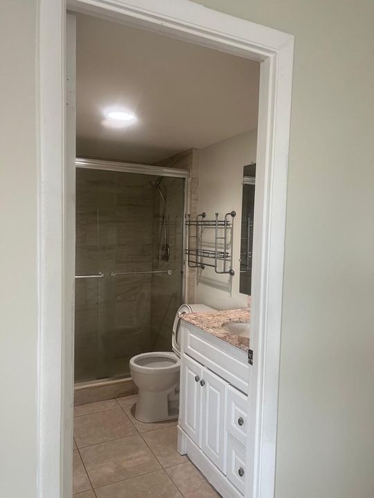 For Rent: $2,500 (3 beds, 2 baths, 1558 Square Feet)